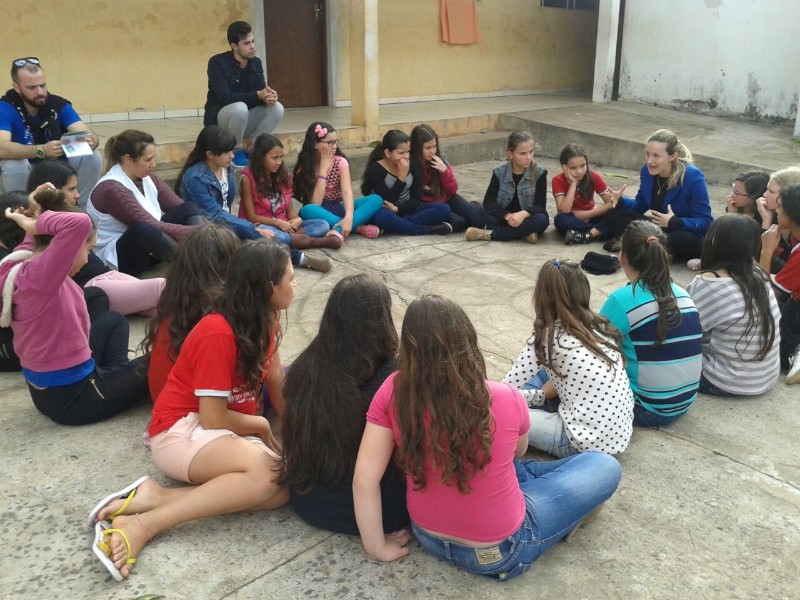 Bate Papo para alertar alunos da Escola de Jundiaí do Sul 