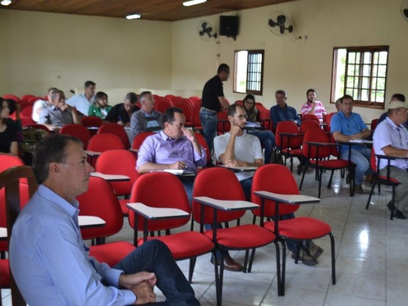 Reunião com os visitantes do Território e Consórcio Caminhos do Tibagi