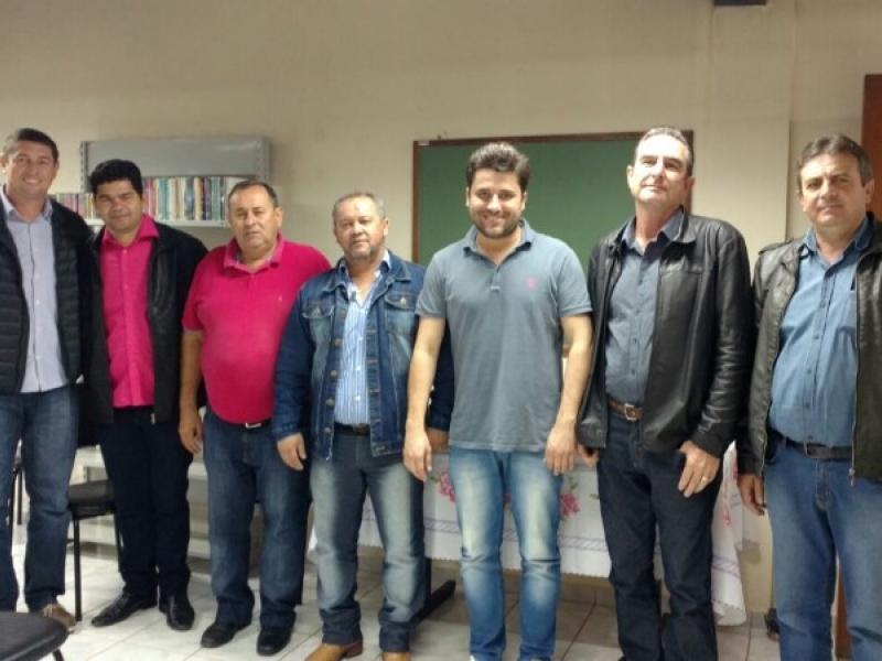 Reunião com os Prefeitos Municipais em Japira