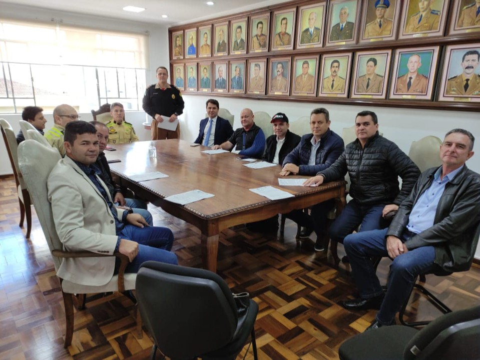 REUNIÃO NO COMANDO DO CORPO DE BOMBEIROS EM CURITIBA